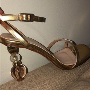 Strappy heeled sandal